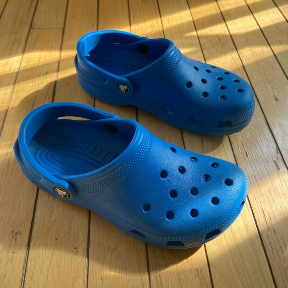 Crocs Classic Clog Shoes Big Kids Bright Blue - Picture 1 of 7